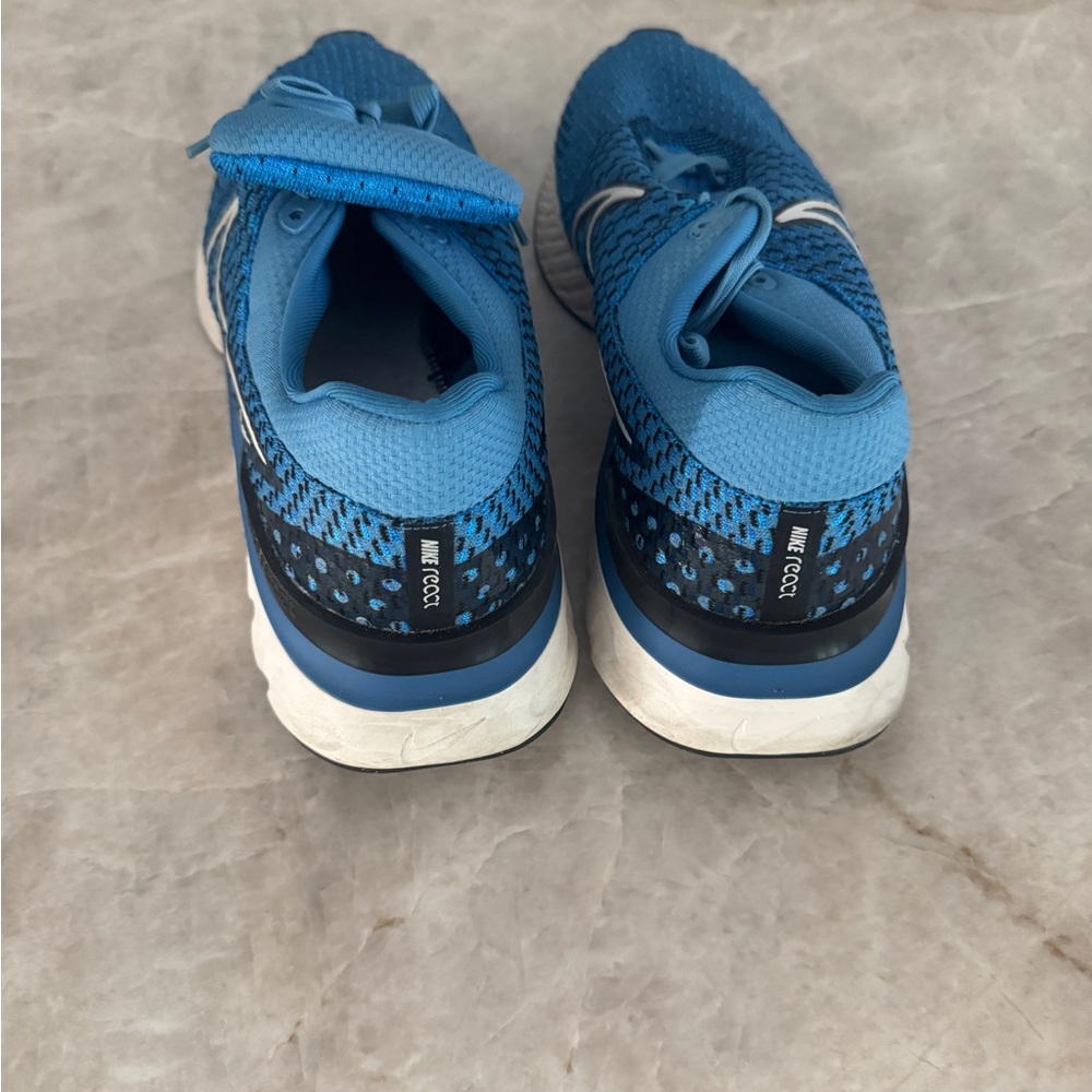 Nike Ocean Blue Athletic Sneakers
